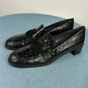 Stuart Weitzman Oxfords Vintage Black Patent Leather Loafers Size 8 M